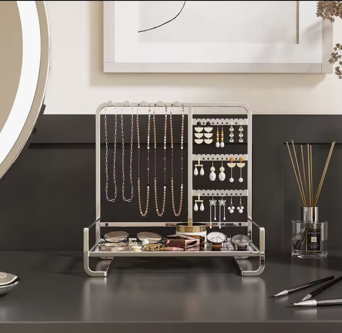 Elegant Metal Jewellery Stand